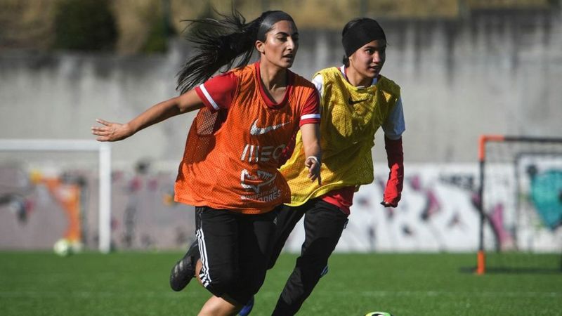 زنان فوتبالیست