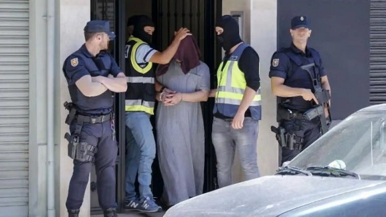 La Policía evita un atentado inminente de una red yihadista que financia a Daesh con ‘criptos’ espana