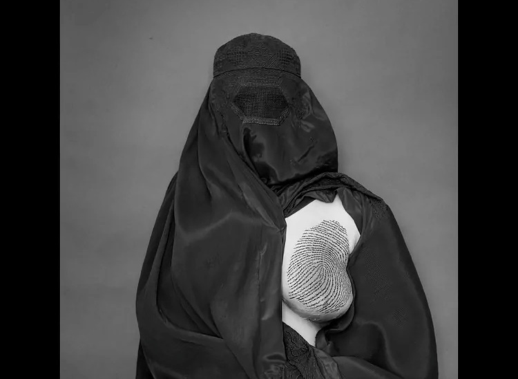 Un burka de denuncia: arte contra los talibán y la sumisión de las mujeres burka
