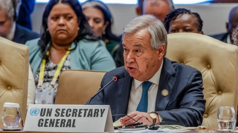 Guterres estudiará la designación de un enviado de la ONU para facilitar relaciones con los talibán un