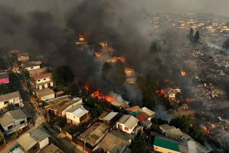 Por qué los incendios en Chile que dejan más de 100 muertos fueron tan destructivos CHILE