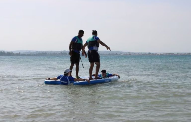 Terapia de exposición al mar para sanar a los refugiados del trauma del naufragio INMEGRANTES