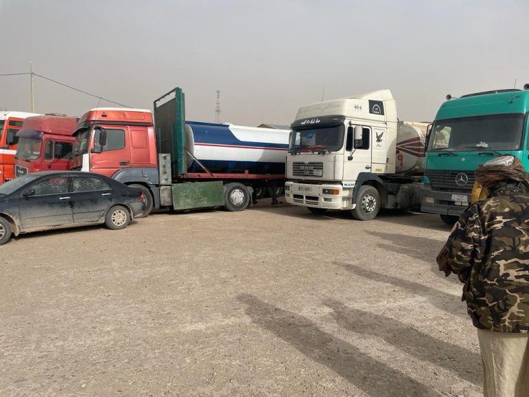 Los talibanes devolvieron a Irán 16 tanques de petróleo de baja calidad