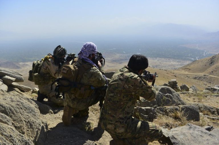 Estados Unidos: Los opositores armados de los talibanes carecen de un liderazgo fuerte y apoyo externo