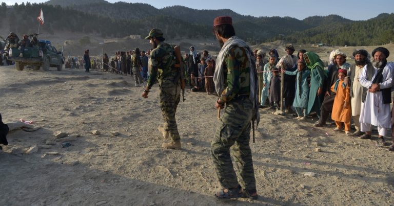 La continuidad de la castigo público de los acusados por parte de los talibanes; cuatro personas fueron azotadas en Parwan