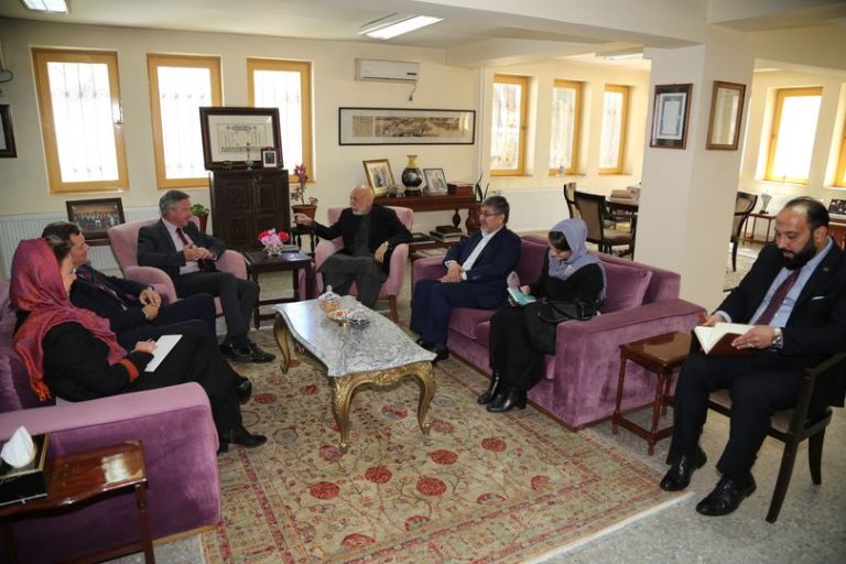 Karzai vuelve a considerar el “Acuerdo Nacional” como esencial para la estabilidad en Afganistán