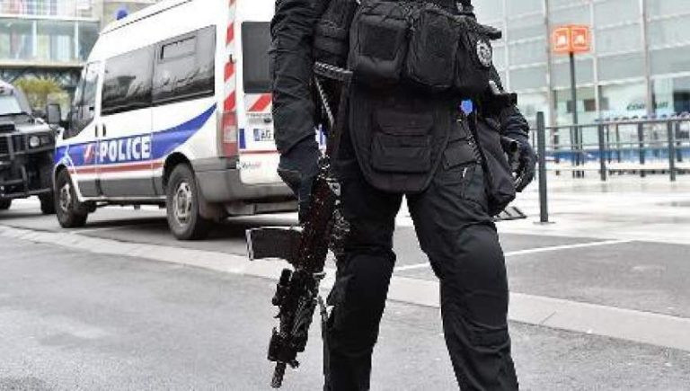 Un refugiado afgano en Francia asesinó a una persona por beber alcohol
