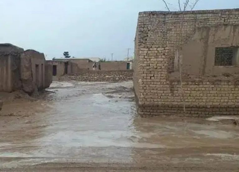 Inundaciones en la provincia de Farah cobran la vida de cuatro personas