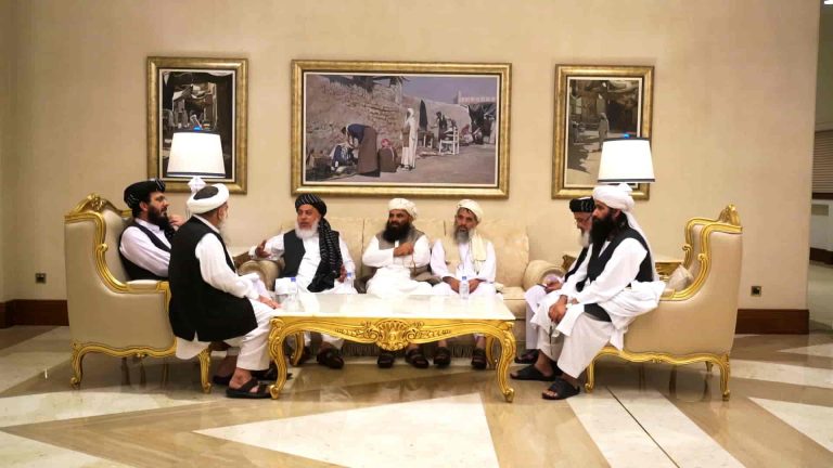 Los representantes de la Oficina Política de los talibanes en Qatar han sido prohibidos de tener reuniones “independientes” con funcionarios extranjeros