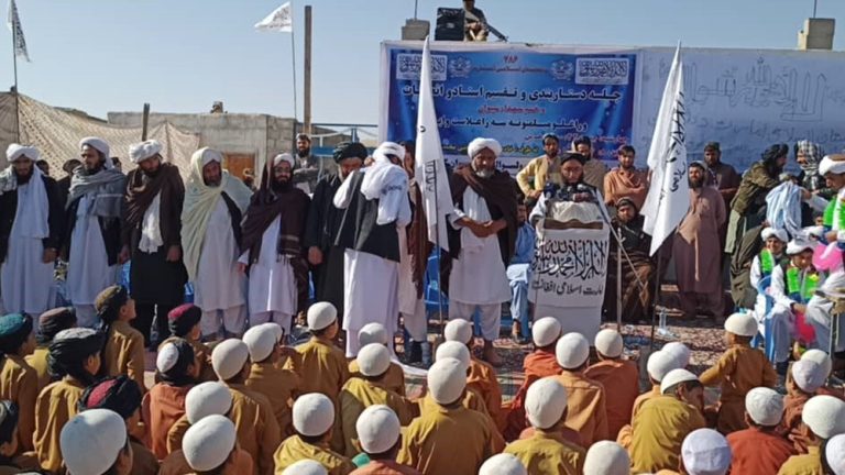 Construcción de dos escuelas religiosas por parte de los talibanes con un costo de diez millones de afganis