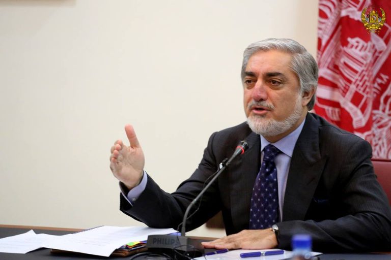 El Dr. Abdullah Abdullah califica el ataque a los fieles de la mezquita Imam Zaman en la provincia de Herat como “cobarde”