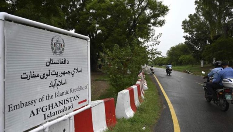 Defensores de los derechos humanos: los refugiados afganos en Pakistán están siendo objeto de ataques armados.