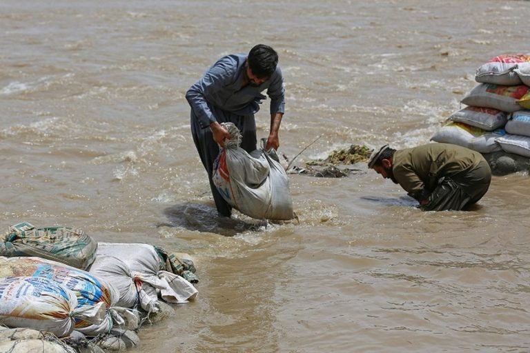 Inundaciones y fuertes tormentas en varias provincias de Afganistán han cobrado la vida de 14 personas