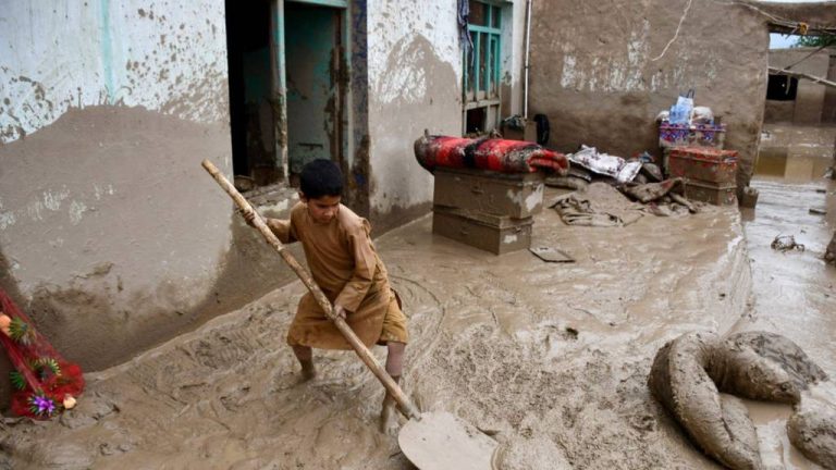 UNICEF informa sobre la muerte de más de 50 niños en las recientes inundaciones en Afganistán