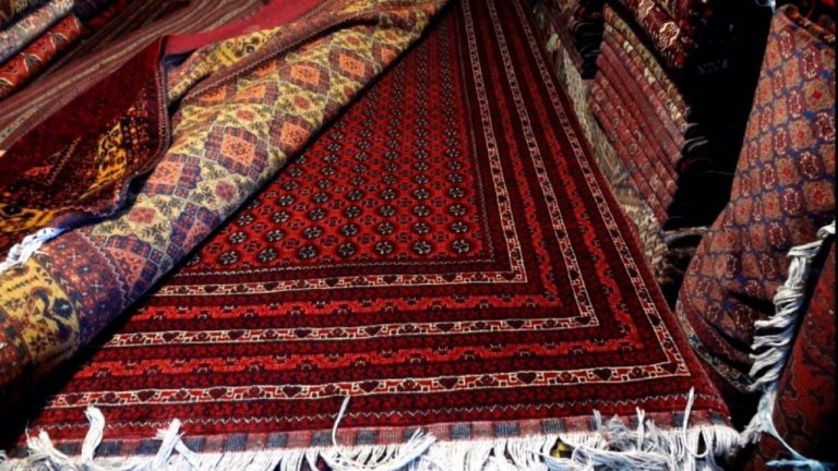 Énfasis de los talibanes en las exportaciones de alfombras de Afganistán en los mercados globales