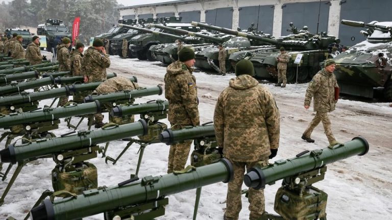 Politico: Biden permite a Ucrania atacar territorio ruso con armas estadounidenses
