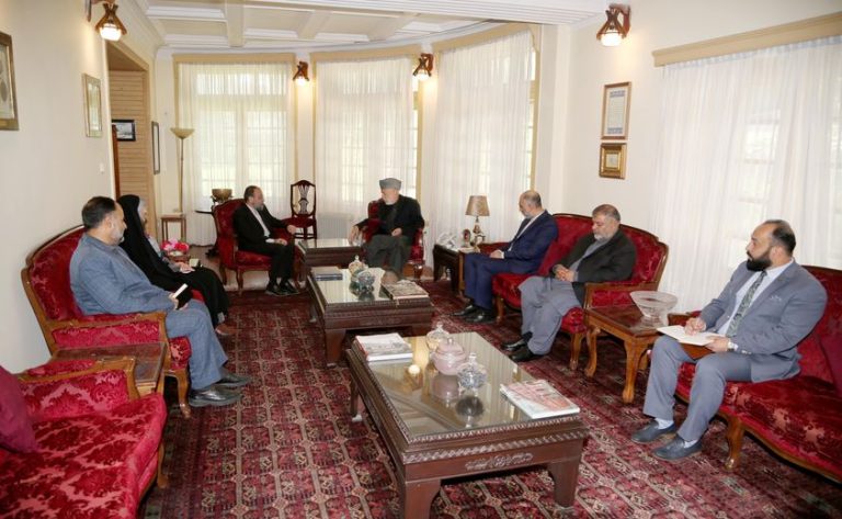 Encuentro de Karzai con el subembajador de Irán en Kabul