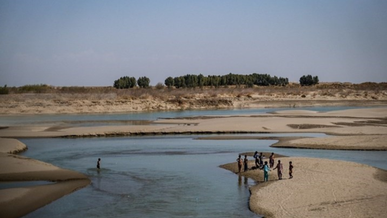 Ministro de Energía y Agua de los talibanes: La liberación de agua hacia Irán continúa
