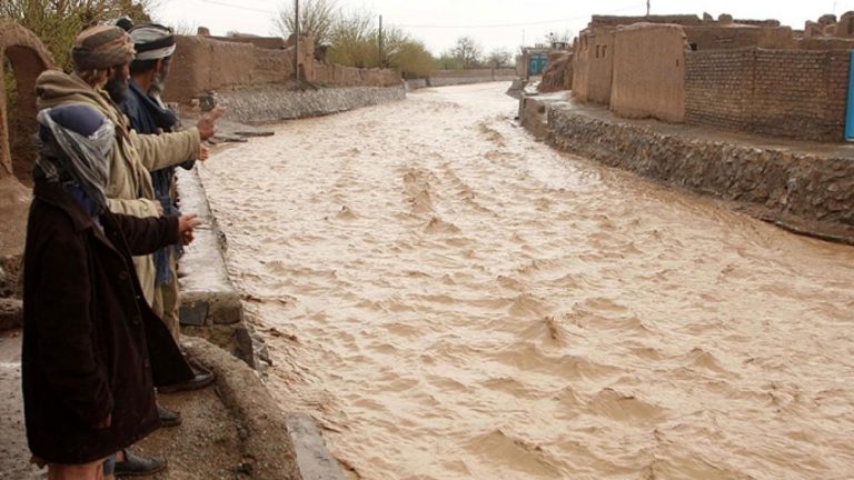 Como resultado de las inundaciones en Ghor y Herat, al menos cinco personas han perdido la vida