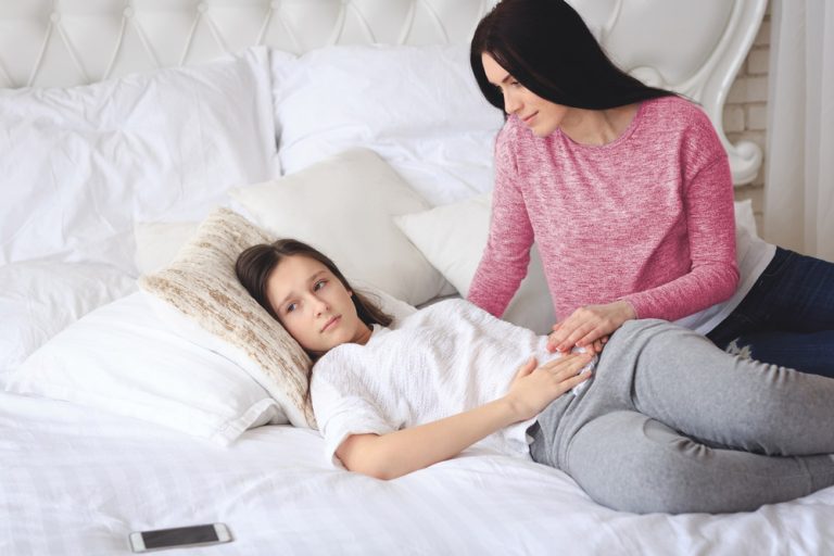 Organización Mundial de la Salud: Más de la mitad de las niñas del mundo no saben sobre su primera menstruación