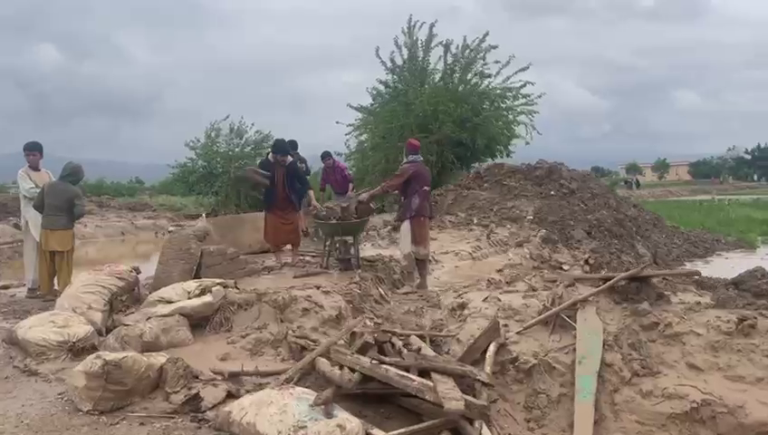 El número de víctimas mortales por las inundaciones en Balkh ha aumentado a 130 personas