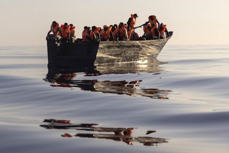 Acuerdo de la UE sobre un nuevo pacto migratorio; determinación del destino de los solicitantes de asilo en 12 semanas migratorio
