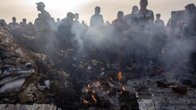 Nuevos bombardeos de Israel sobre Rafah contra un campamento de desplazados, un hospital y varias viviendas rafah