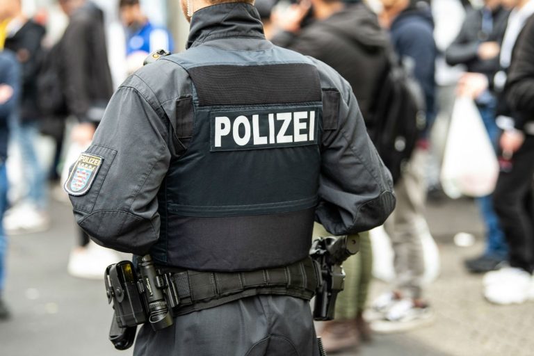 Un refugiado afgano atacó a una mujer ucraniana con un cuchillo en Alemania