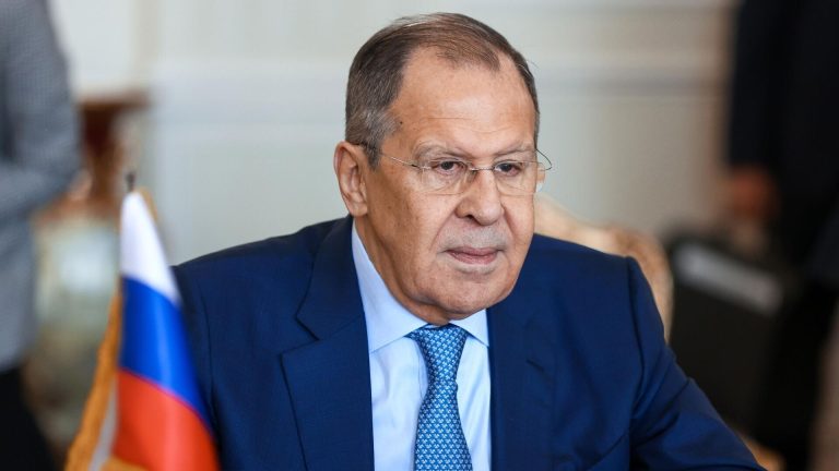 El ministro de Relaciones Exteriores de Rusia: Los centros del ISIS y Al-Qaeda aún existen en Afganistán