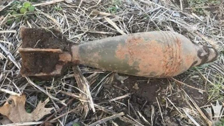 Cuatro niños mueren en la explosión de un casquillo de cohete