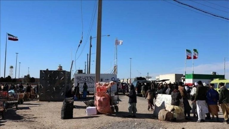La expulsión de más de mil inmigrantes afganos de Irán en un solo día