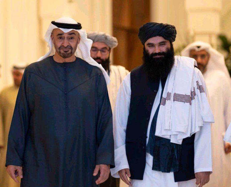 Sirajuddin Haqqani se reúne con funcionarios de seguridad de Estados Unidos en Emiratos Árabes Unidos