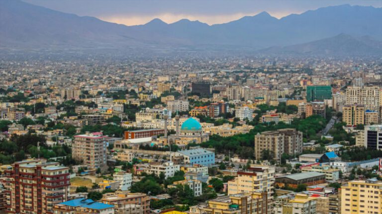La Coalición por la Libertad y el Frente de Resistencia han informado sobre ataques simultáneos contra los talibanes en Kabul