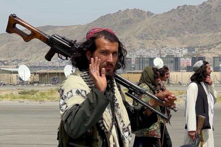 ISIS y Al Qaeda llaman a sus seguidores a venir a Afganistán taliban