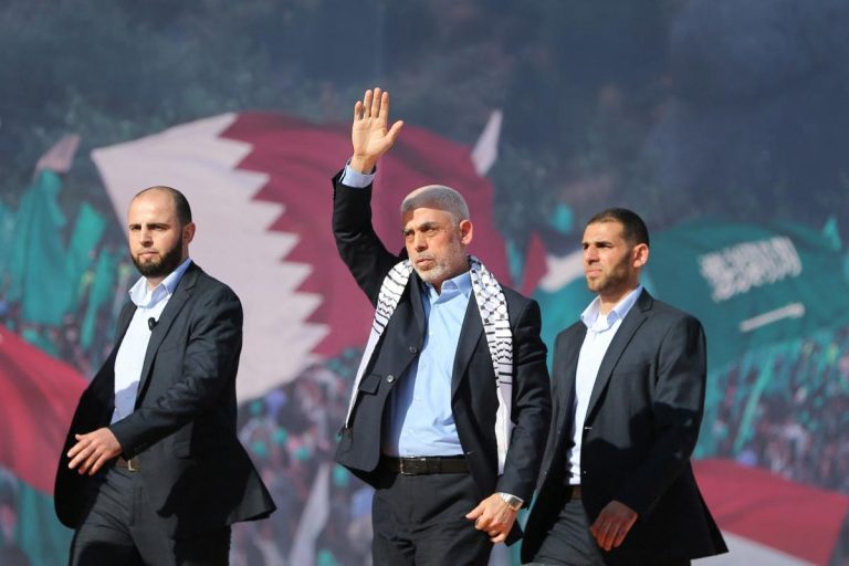 Catar presiona a Hamás para lograr un alto el fuego con Israel