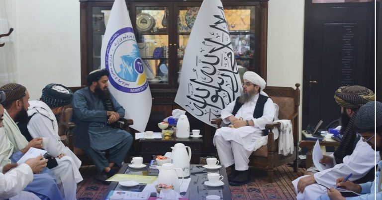 El Ministro de Minas de los Talibanes: Los grandes proyectos nacionales deben financiarse con los ingresos de las minas