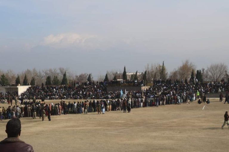 Los talibanes azotaron a 15 acusados en las provincias de Kandahar, Sari Pul y Paktia en presencia de la gente
