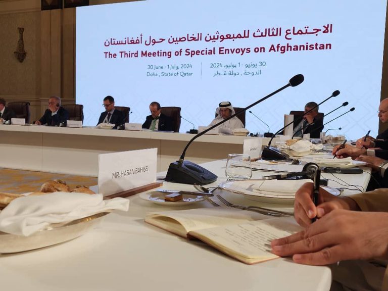 Los defensores de los derechos humanos calificaron la reunión de Doha como “echar sal sobre las heridas del pueblo afgano”
