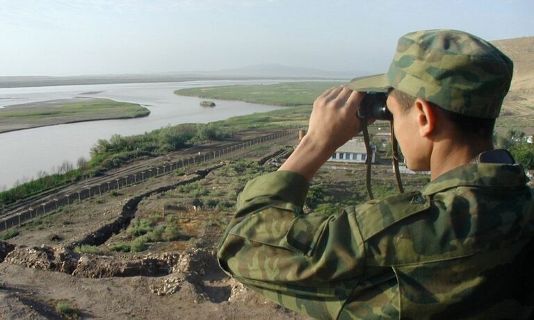 China construye una base militar en la frontera entre Tayikistán y Afganistán China