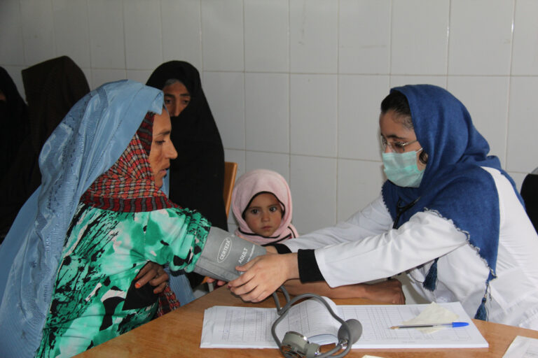 Varios centros de salud con apoyo de la ONU en Badakhshan han dejado de funcionar