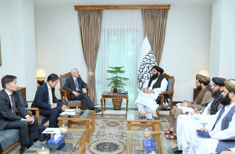 El ministro de Relaciones Exteriores de los talibanes evaluó de manera positiva la tercera reunión de Doha