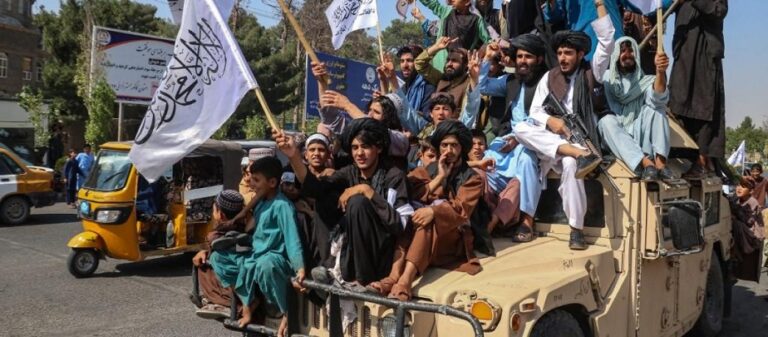 Afganistán sufre tres años de infierno tras la llegada de los talibanes taliban