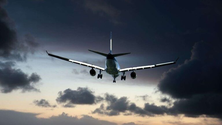 ¿El espacio aéreo de Afganistán es más seguro que el cielo de Irán e Israel?