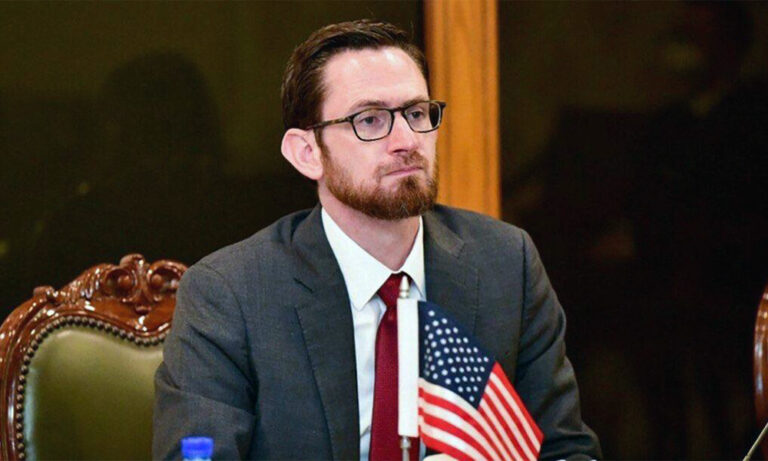 Funcionario estadounidense: Estados Unidos se compromete a liberar a los ciudadanos estadounidenses del cautiverio de los talibanes