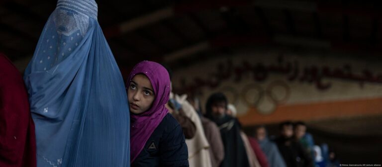 Rights Watch: Los talibanes han creado la crisis más grave de los derechos de la mujer en el mundo