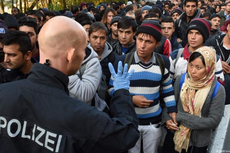 Canciller de Alemania: Se expulsarán más migrantes a Afganistán