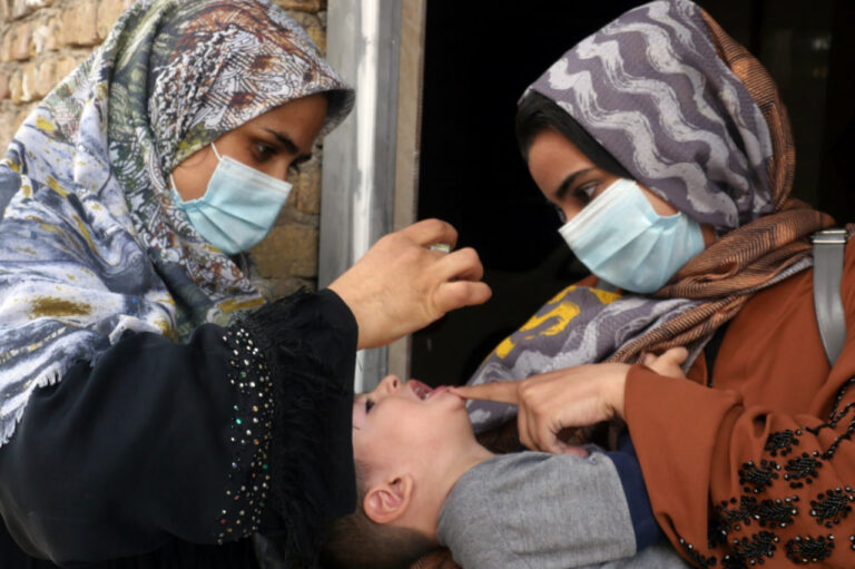 Medios internacionales: Los talibanes han impedido la campaña de vacunación contra la polio
