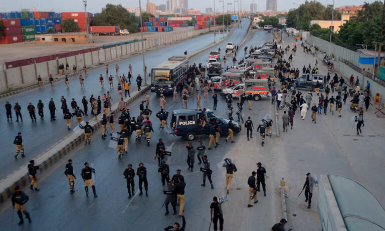 Las protestas de los simpatizantes de Hezbolá en Pakistán se tornaron violentas