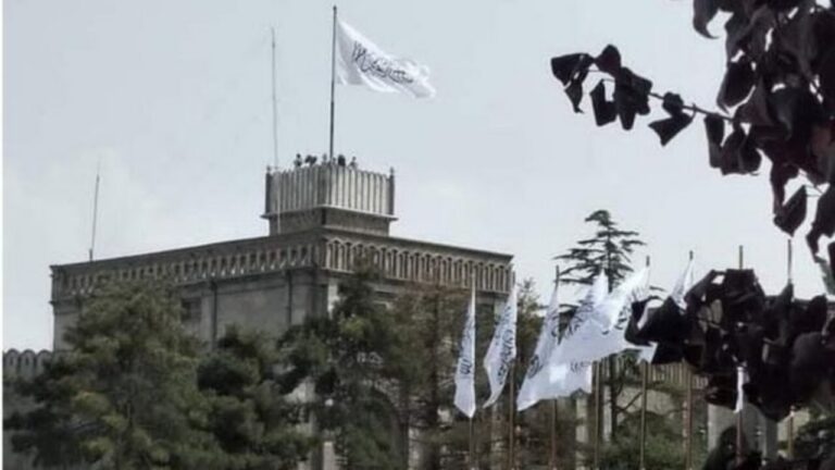 Un funcionario local talibán ha sido arrestado por elogiar a Ahmad Shah Massoud