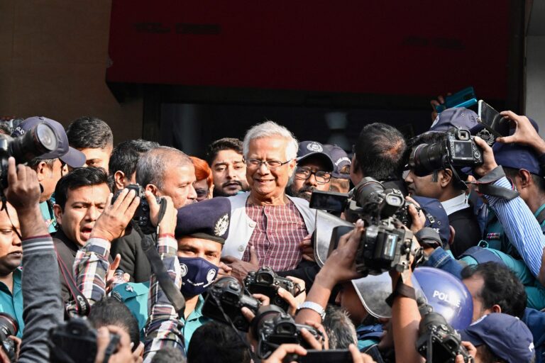 Líder interino de Bangladés: No permitiremos que Bangladés se convierta en otro Afganistán